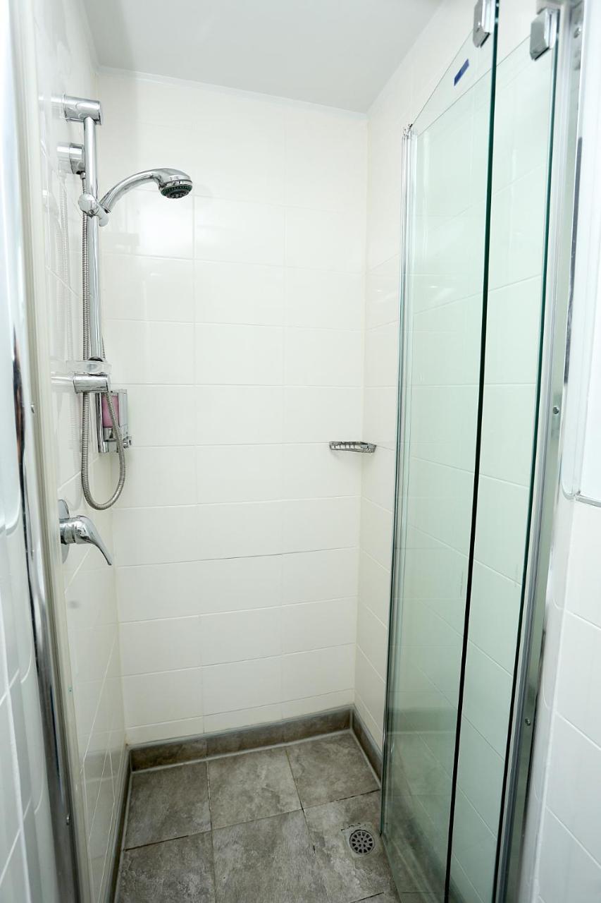 Bric Box Hotel Бурирам Екстериор снимка