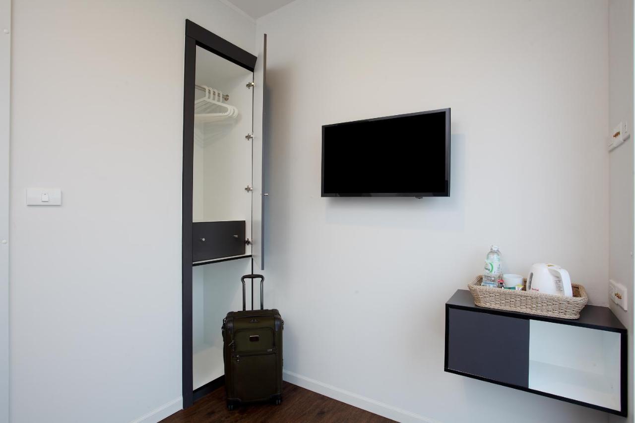 Bric Box Hotel Бурирам Екстериор снимка